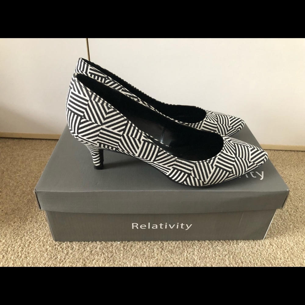 Relativity Viva 2 Pointed Toe Canvas Heels